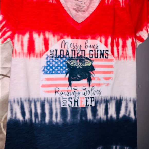 Messy buns and guns raising wolves not sheep size M NWT - Picture 3 of 6